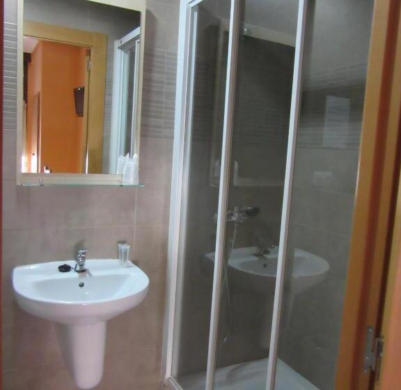 هاستل Hostal Abastos