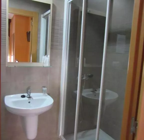 هاستل Hostal Abastos