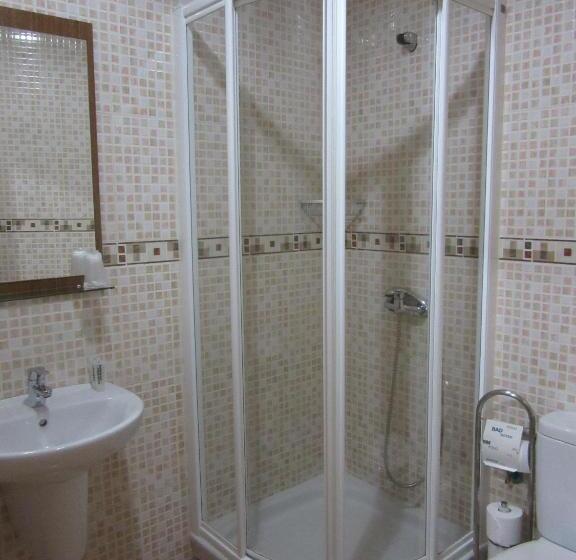 هاستل Hostal Abastos