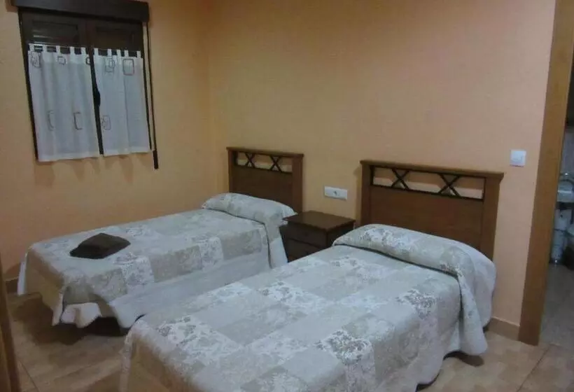 هاستل Hostal Abastos