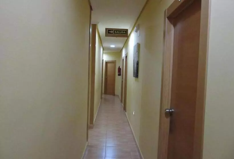هاستل Hostal Abastos