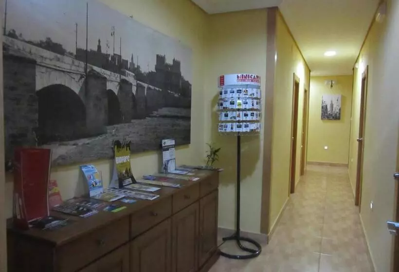 هاستل Hostal Abastos