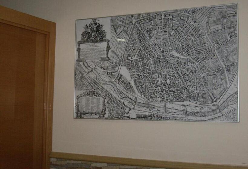 هاستل Hostal Abastos