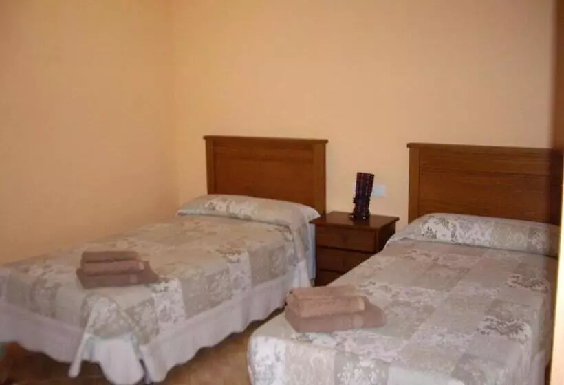 هاستل Hostal Abastos