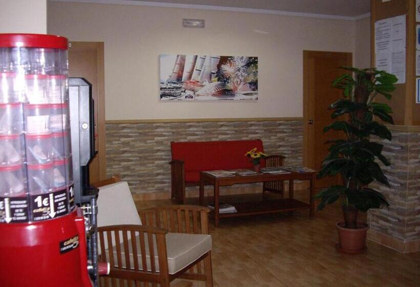 هاستل Hostal Abastos