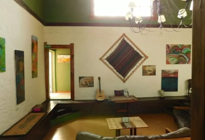 ユースホステル Hostal Schilling