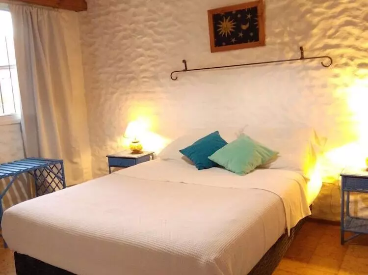 ユースホステル Hostal Schilling
