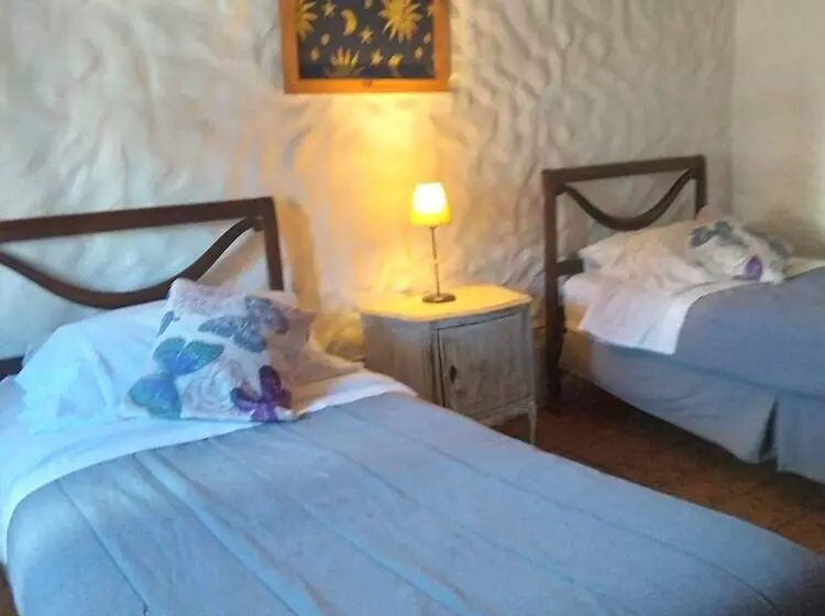 ユースホステル Hostal Schilling