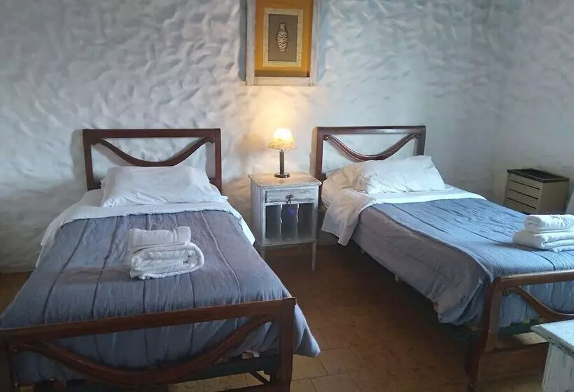 ユースホステル Hostal Schilling