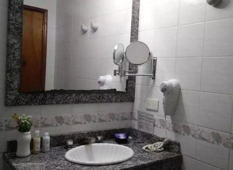 هتل Brisas Hosteria