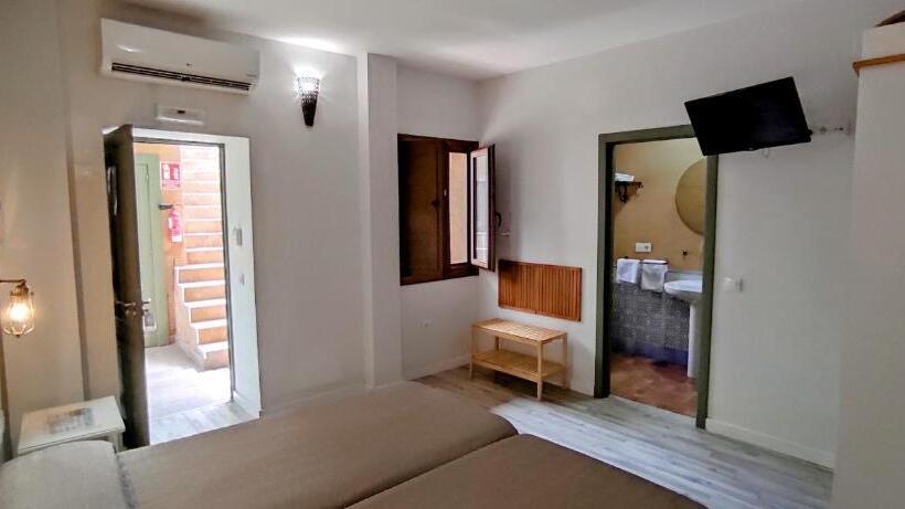 هتل Patio De Las Cruces