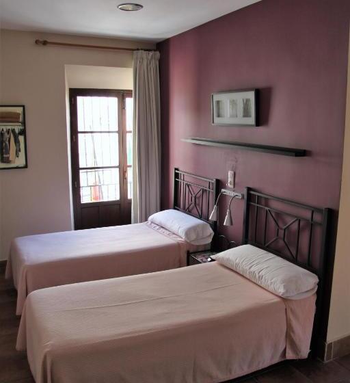 هتل Patio De Las Cruces