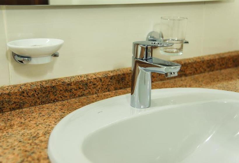 هتل Promenade Park