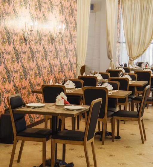 هتل Promenade Park