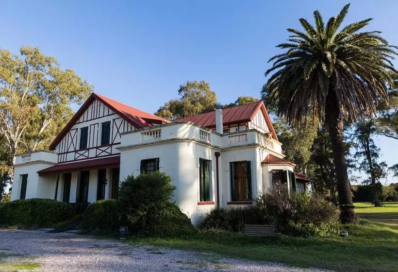 هتل Rural La Pampeana