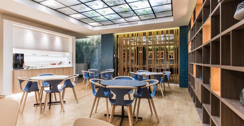 Отель Sleep&fly