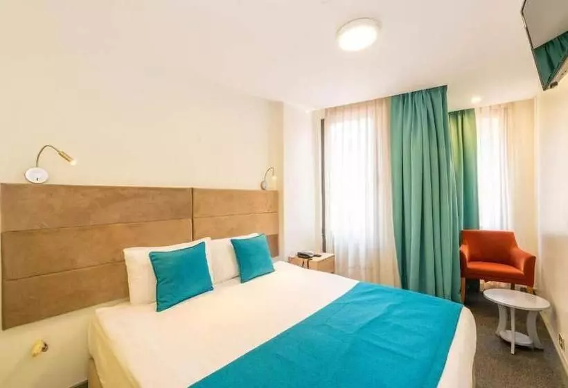 هتل Taksim Home