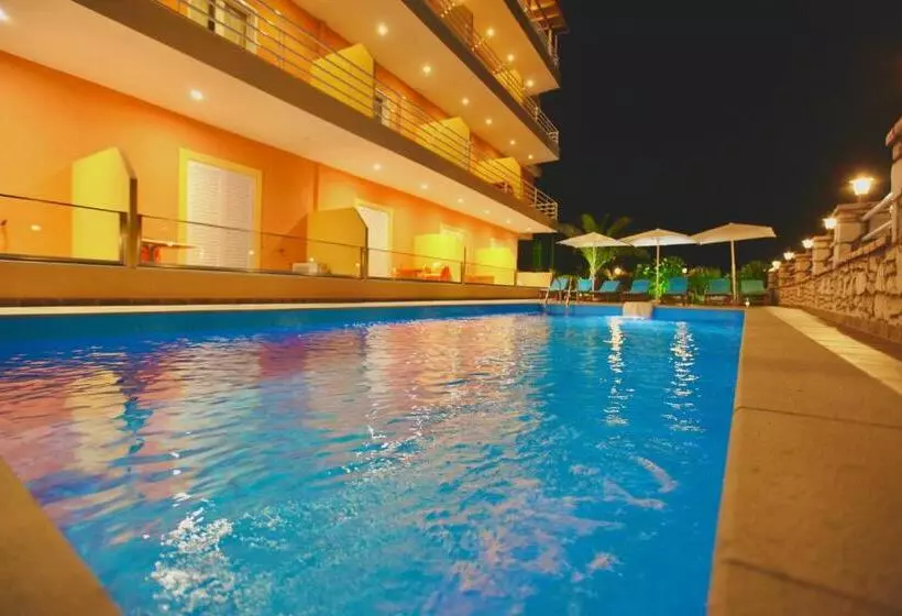 Karos Hotel Llaman