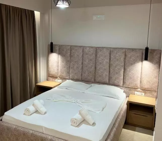Karos Hotel Llaman