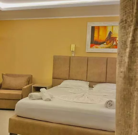Karos Hotel Llaman