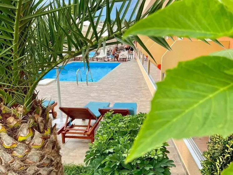 Karos Hotel Llaman