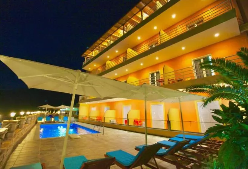 Karos Hotel Llaman