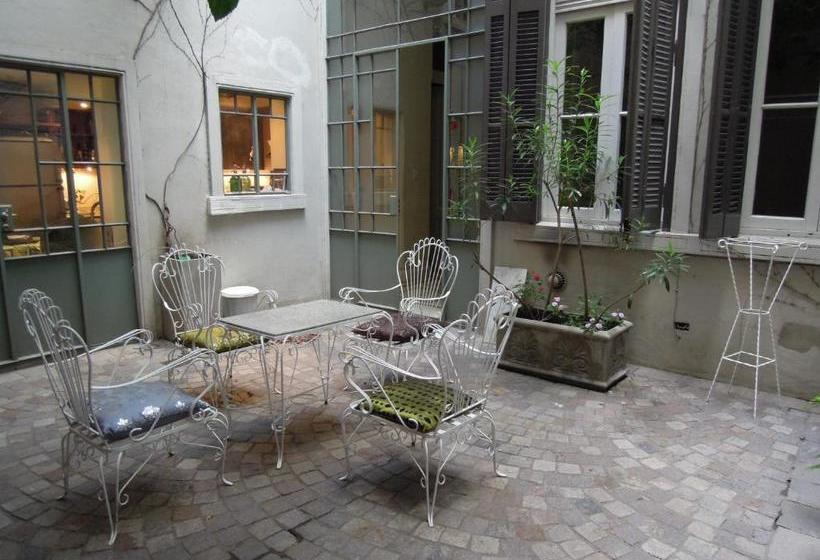 تختخواب و صبحانه Petit El Vitraux