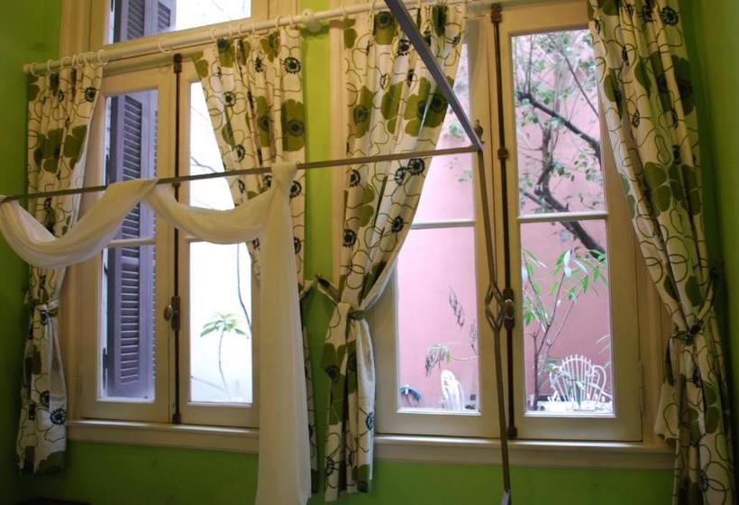 تختخواب و صبحانه Petit El Vitraux