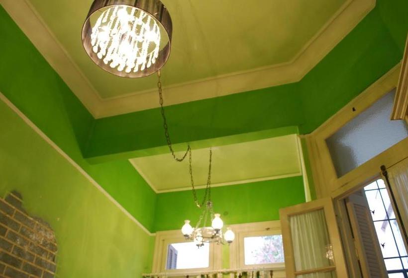 تختخواب و صبحانه Petit El Vitraux