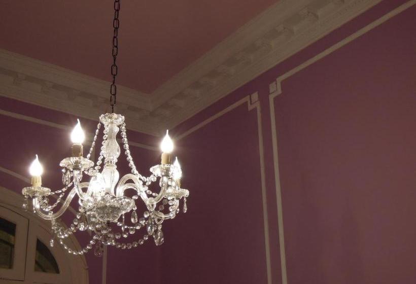 تختخواب و صبحانه Petit El Vitraux