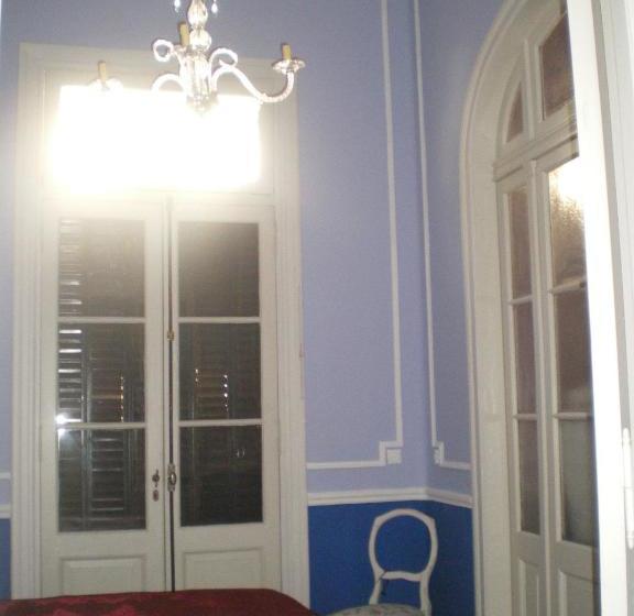 تختخواب و صبحانه Petit El Vitraux