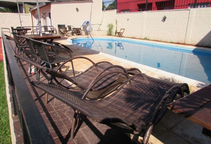 בית מלון כפרי Altos Del Iguazu