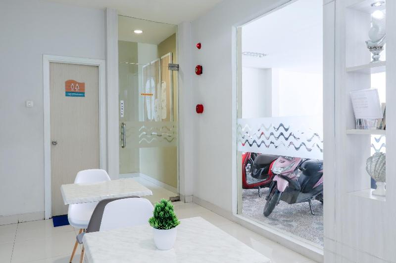 هتل Makassar Beach Inn