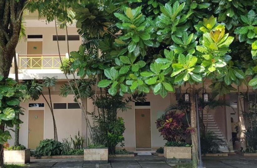 בית מלון כפרי Sulawesi Jember