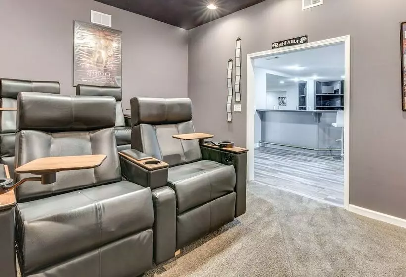 Canton Home W/ Private Pool + Screened Patio!