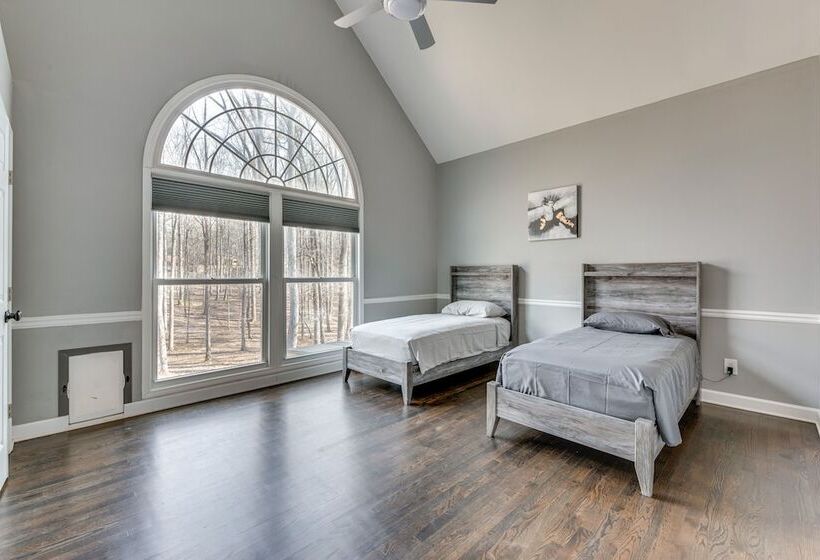 Canton Home W/ Private Pool + Screened Patio!