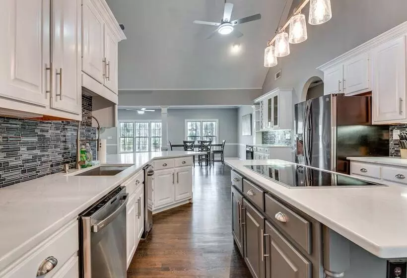 Canton Home W/ Private Pool + Screened Patio!