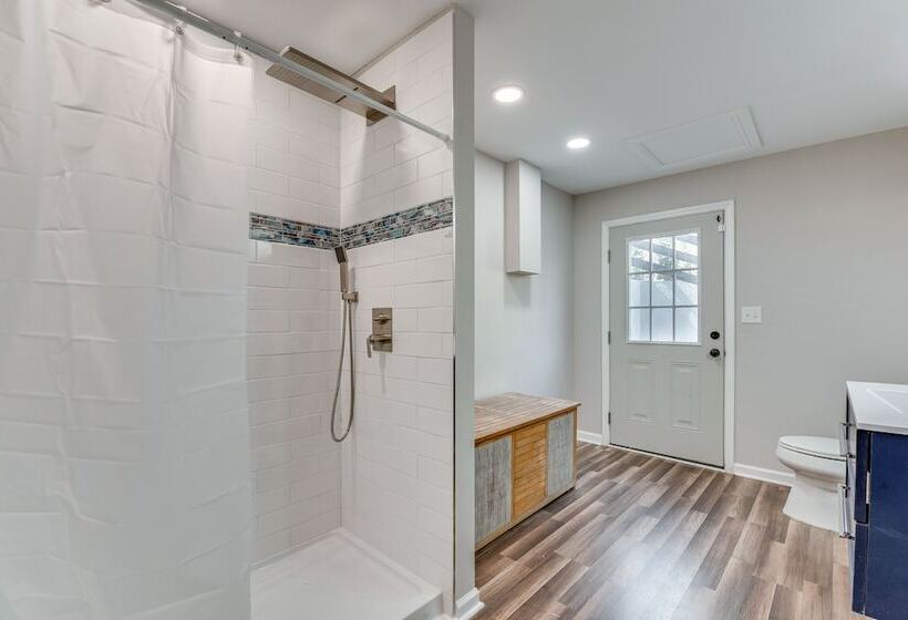 Canton Home W/ Private Pool + Screened Patio!