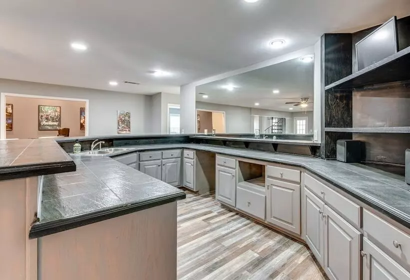 Canton Home W/ Private Pool + Screened Patio!