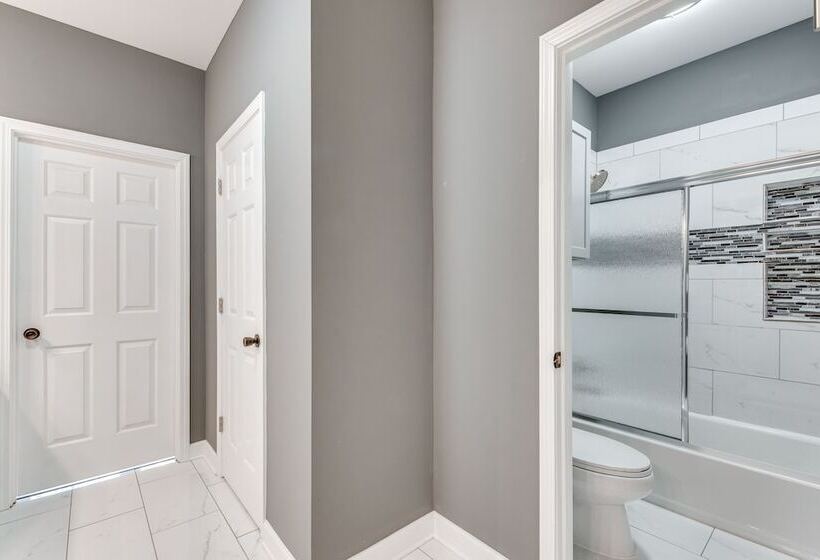 Canton Home W/ Private Pool + Screened Patio!