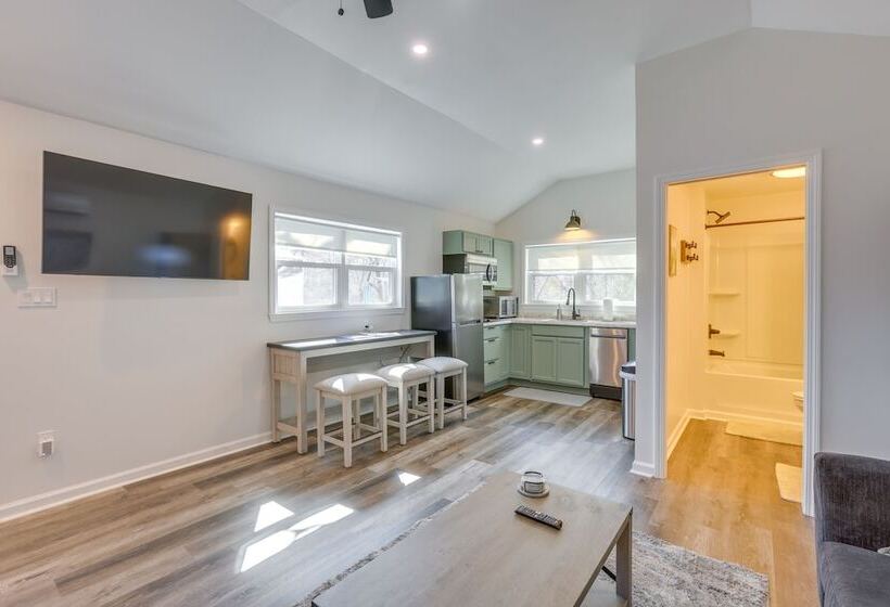 Charming Cottage At Waxahatchee Creek & Marina!