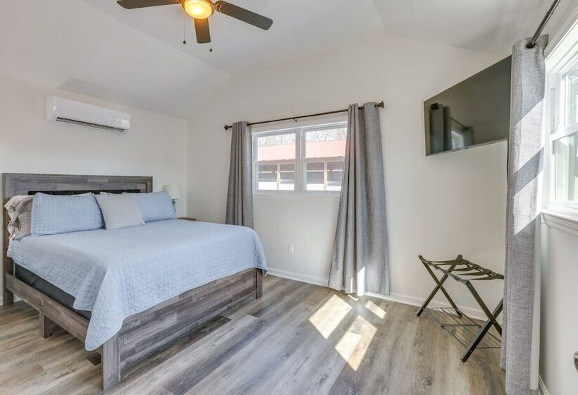 Charming Cottage At Waxahatchee Creek & Marina!