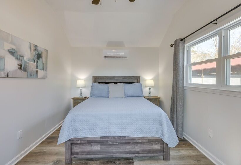 Charming Cottage At Waxahatchee Creek & Marina!