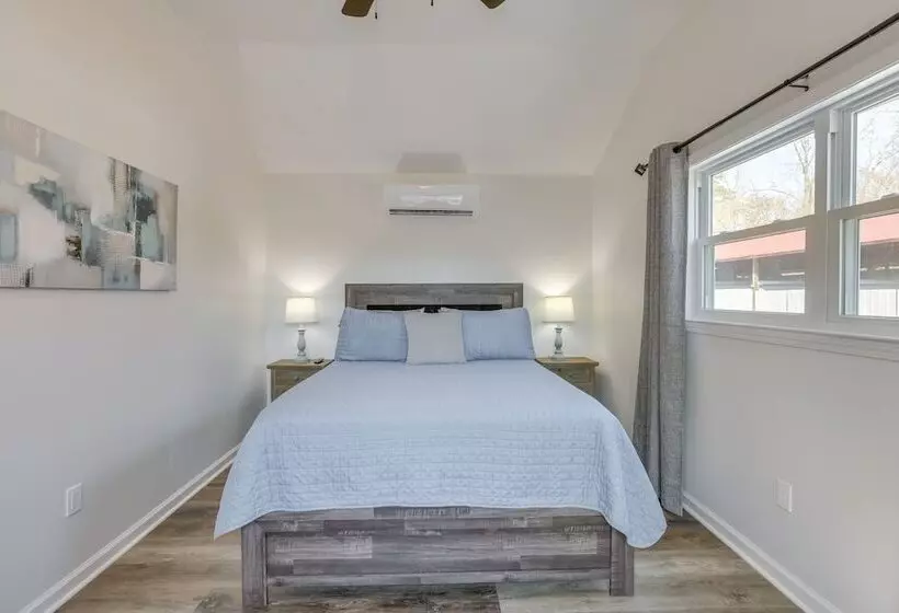 Charming Cottage At Waxahatchee Creek & Marina!