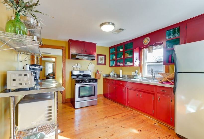 Fayetteville Home W/ Patios Near Town & University