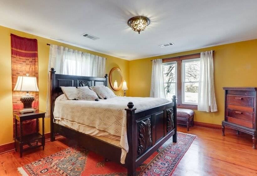 Fayetteville Home W/ Patios Near Town & University