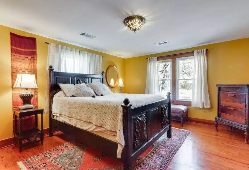 Fayetteville Home W/ Patios Near Town & University