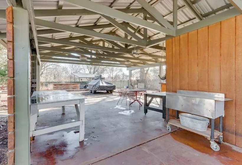Fayetteville Home W/ Patios Near Town & University