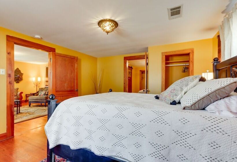 Fayetteville Home W/ Patios Near Town & University