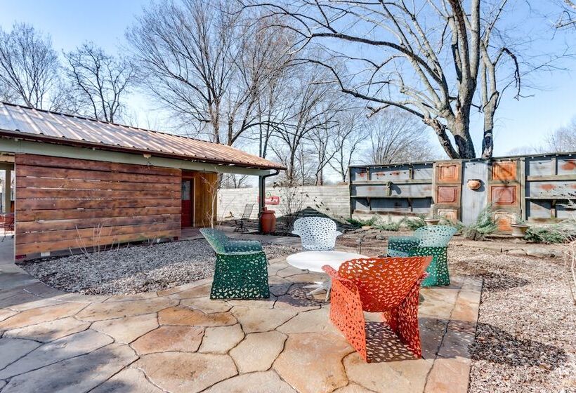 Fayetteville Home W/ Patios Near Town & University